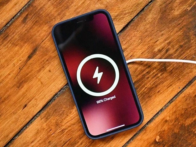 易县苹果手机维修分享iPhone 12可以随便充电吗 